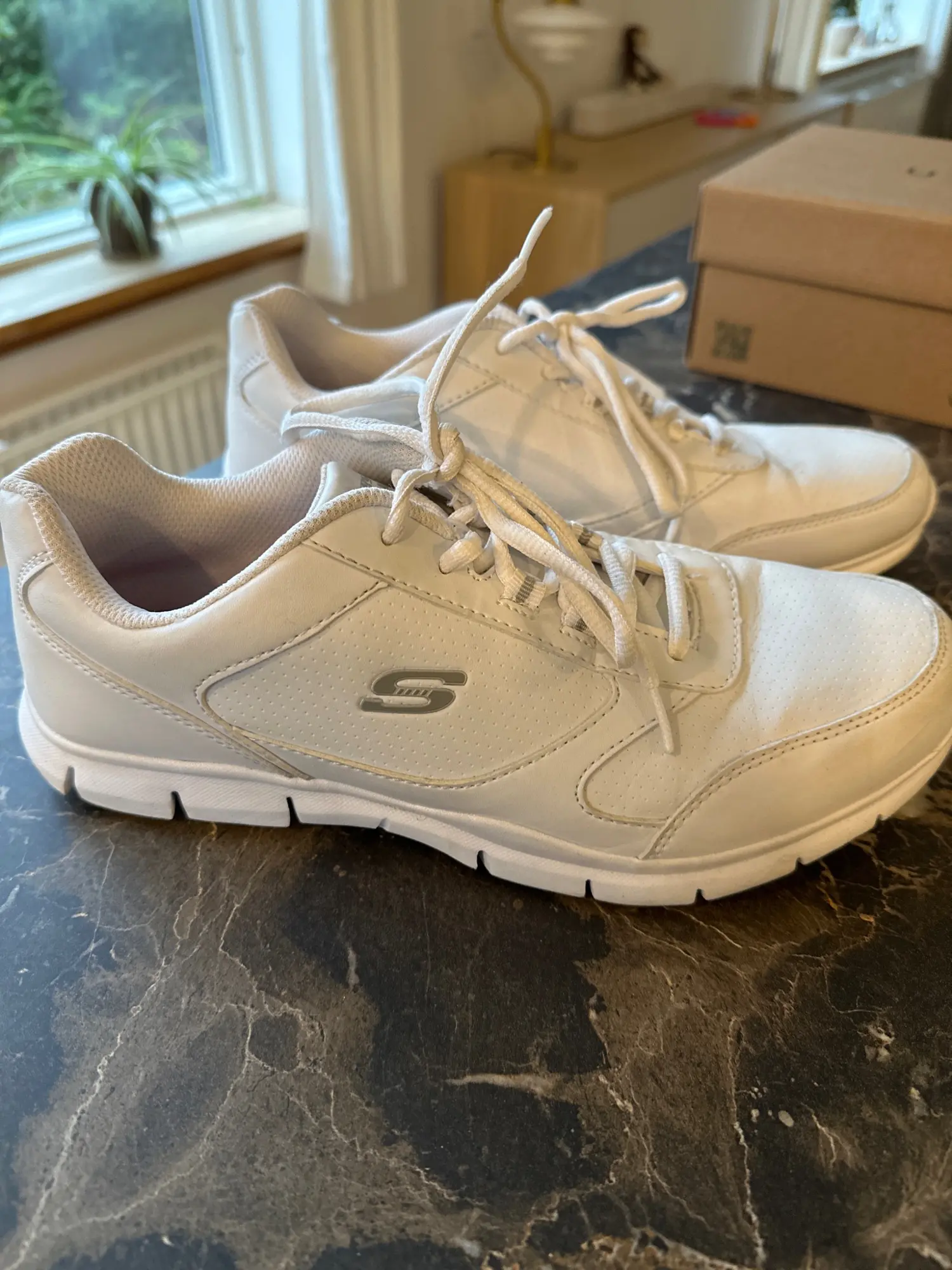 Skechers 2024 77221 wht